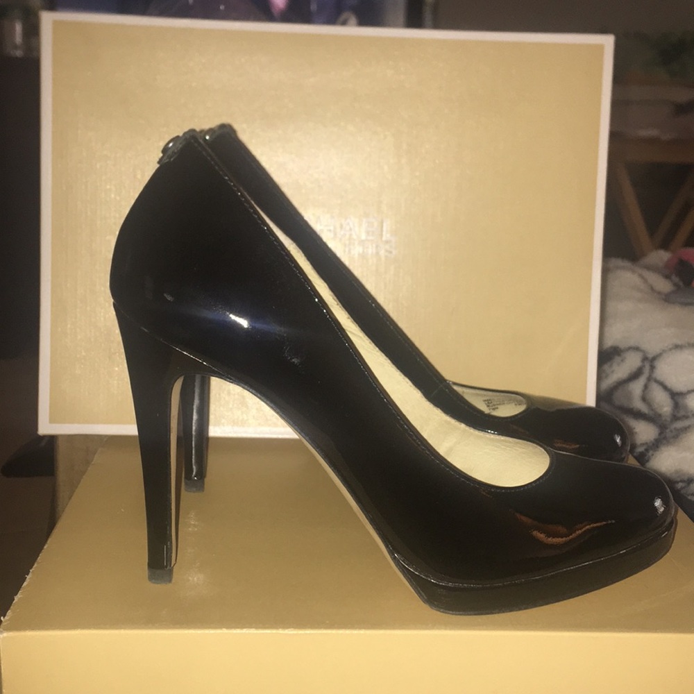 Michael Kors patent black leather pumps